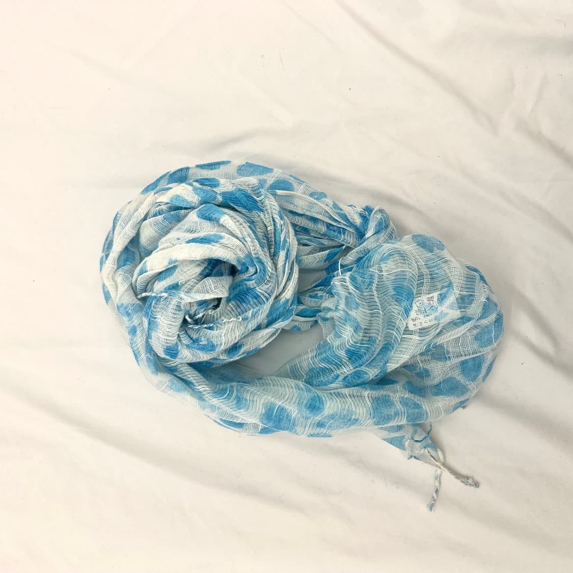 A light blue sheer scarf 상품이미지1