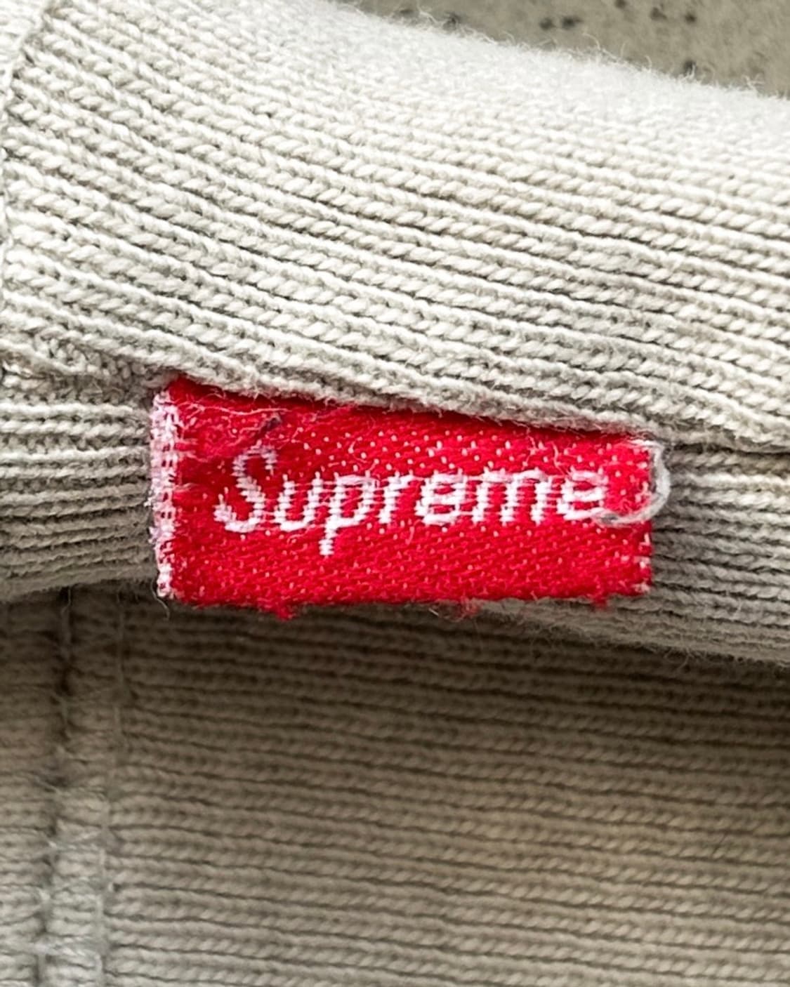 슈프림 16F/W 더 워 리포트 후드티 상품이미지6