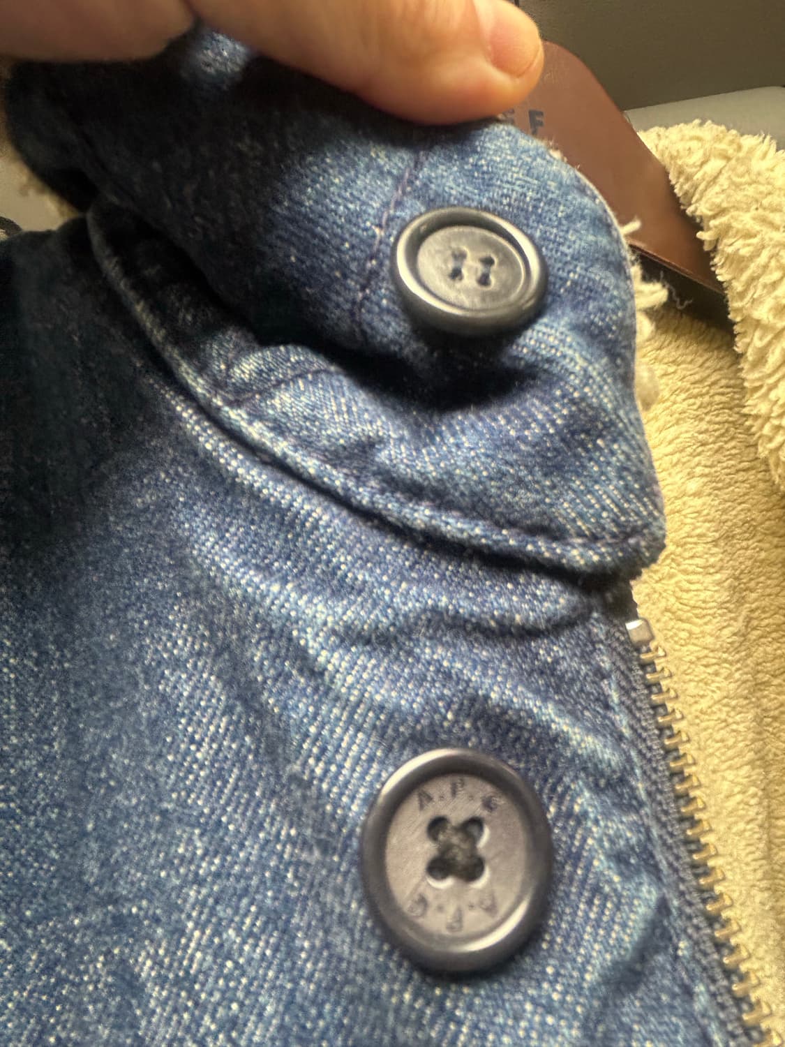 칼페쎄 브리스톨 M사이즈 팝니다 상품이미지3