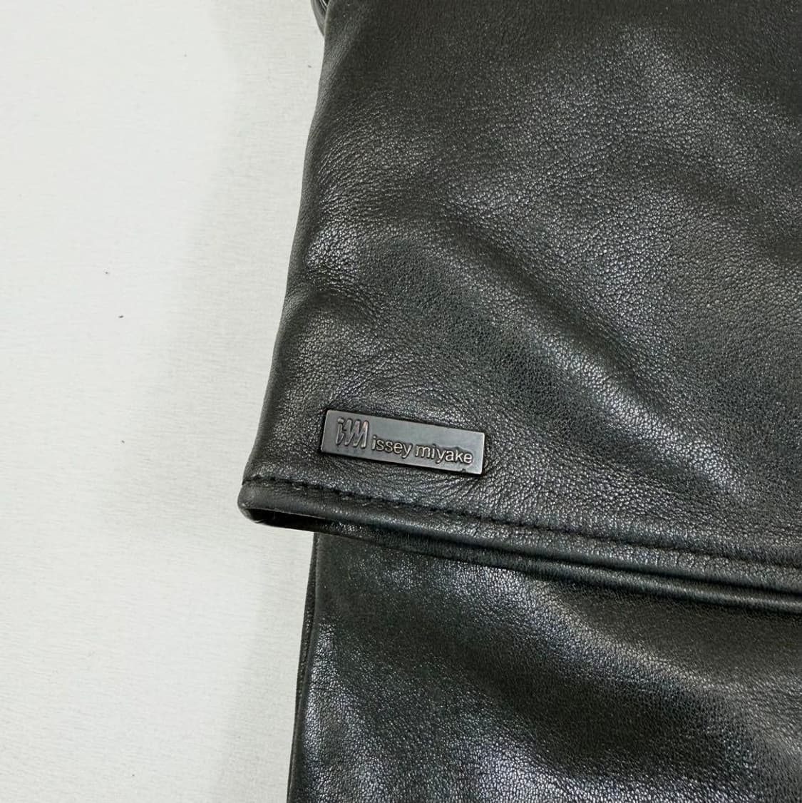 이세이미야케 디자인스튜디오 im product 가죽 크로스백 상품이미지6