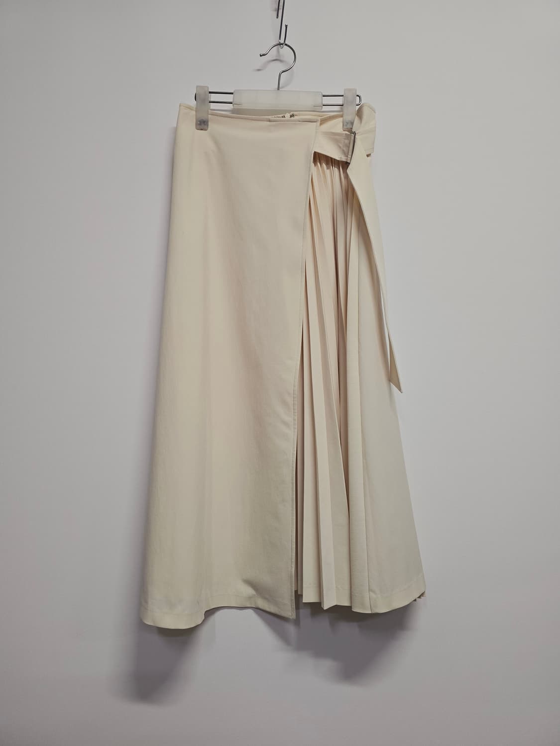 나이스클럽 아이보리 플리츠 랩 스커트27 상품이미지1