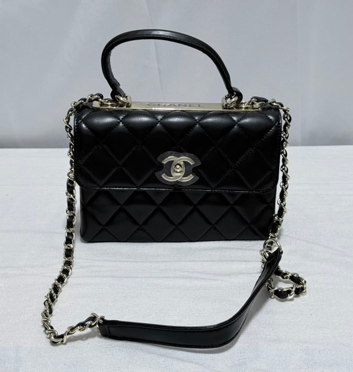 샤넬 트렌디 CC 탑핸들 상품이미지1