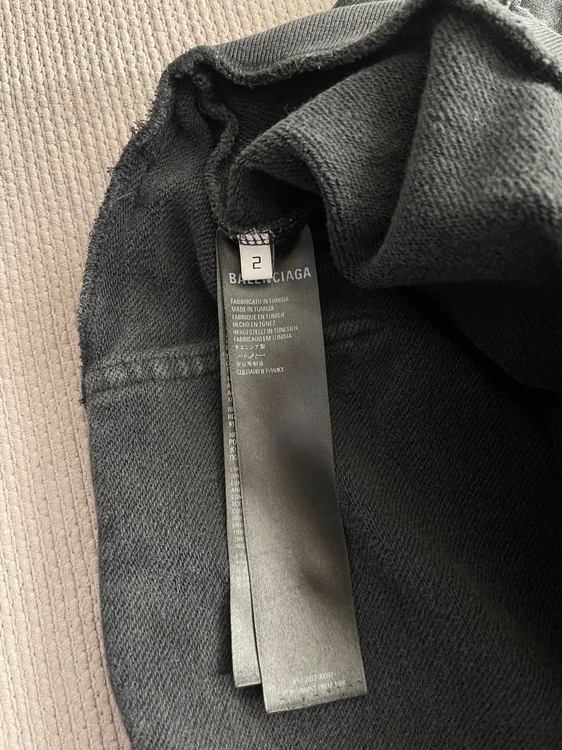 발렌시아가 be diffrent 애플 후드 상품이미지5