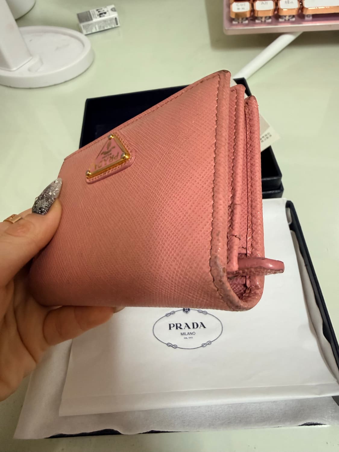 프라다 사피아노 트라이앵글 반지갑 핑크 상품이미지4