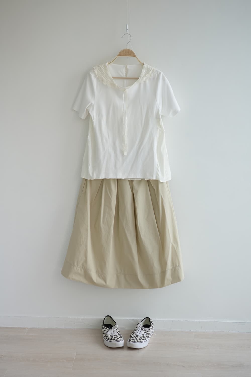 uniqlo 
• 베이지 핀턱 스커트 상품이미지2