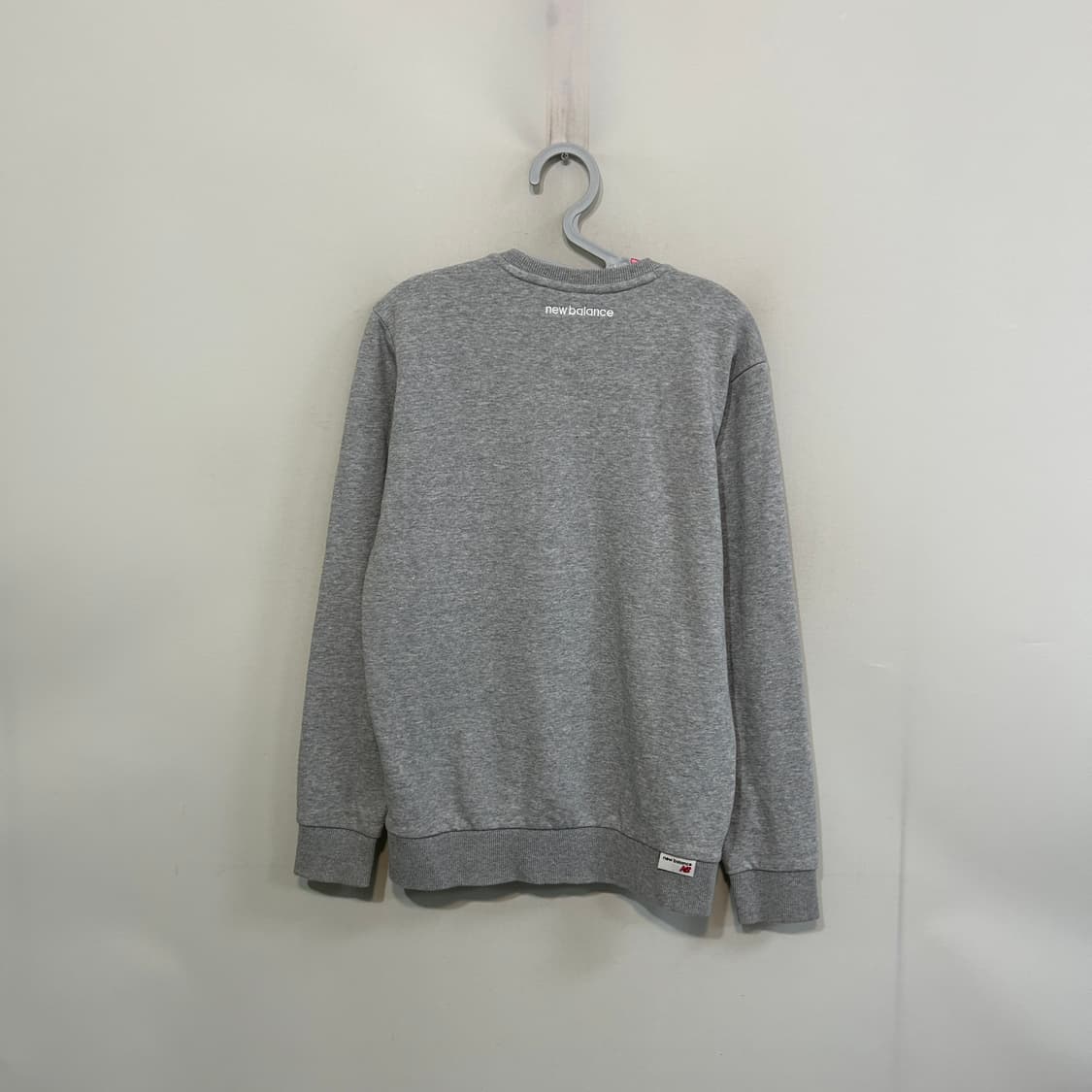 뉴발란스 여성 맨투맨 티셔츠 90 그레이 상품이미지3