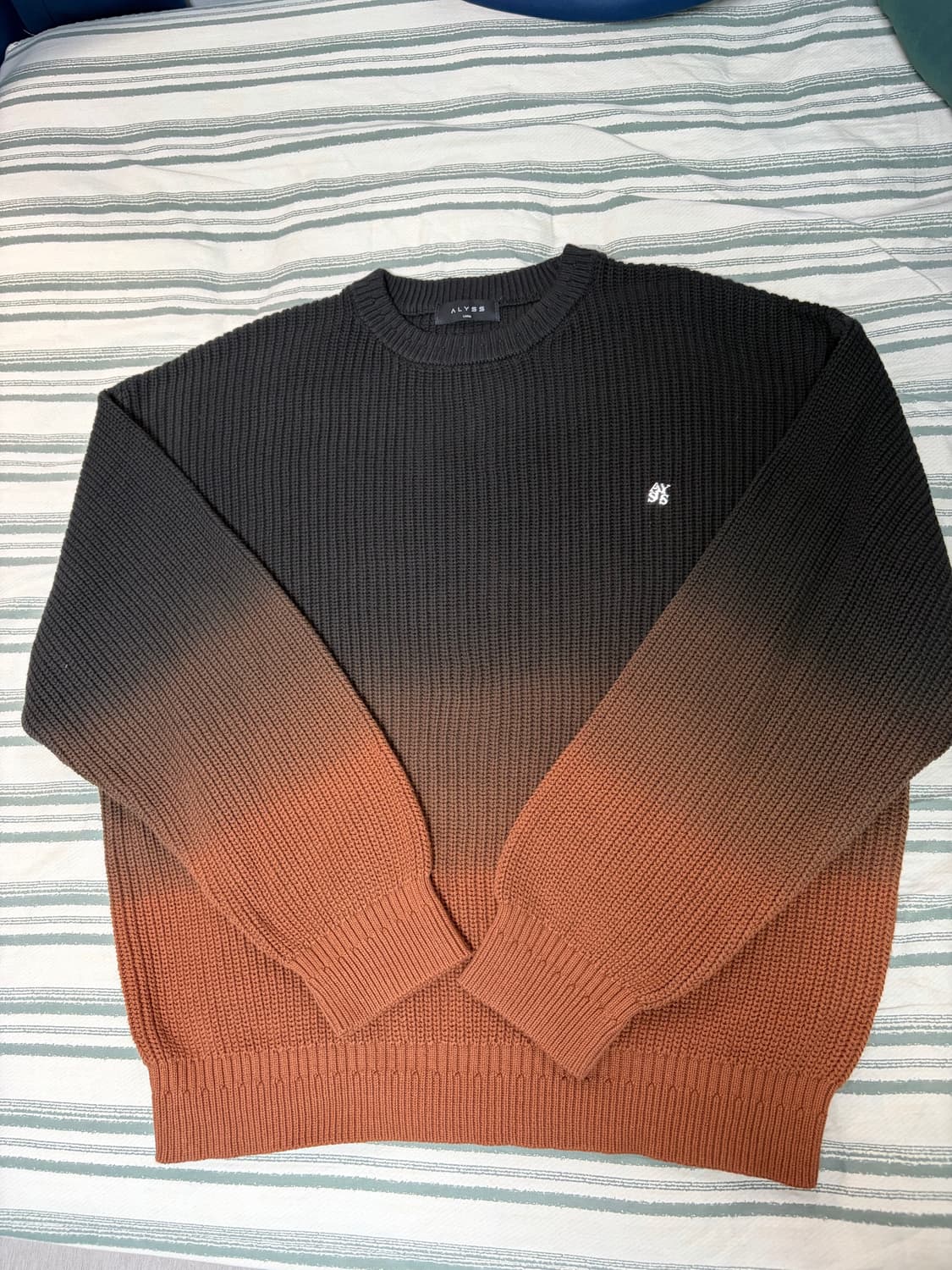 알리스 그라데이션 하찌 니트 L 상품이미지2