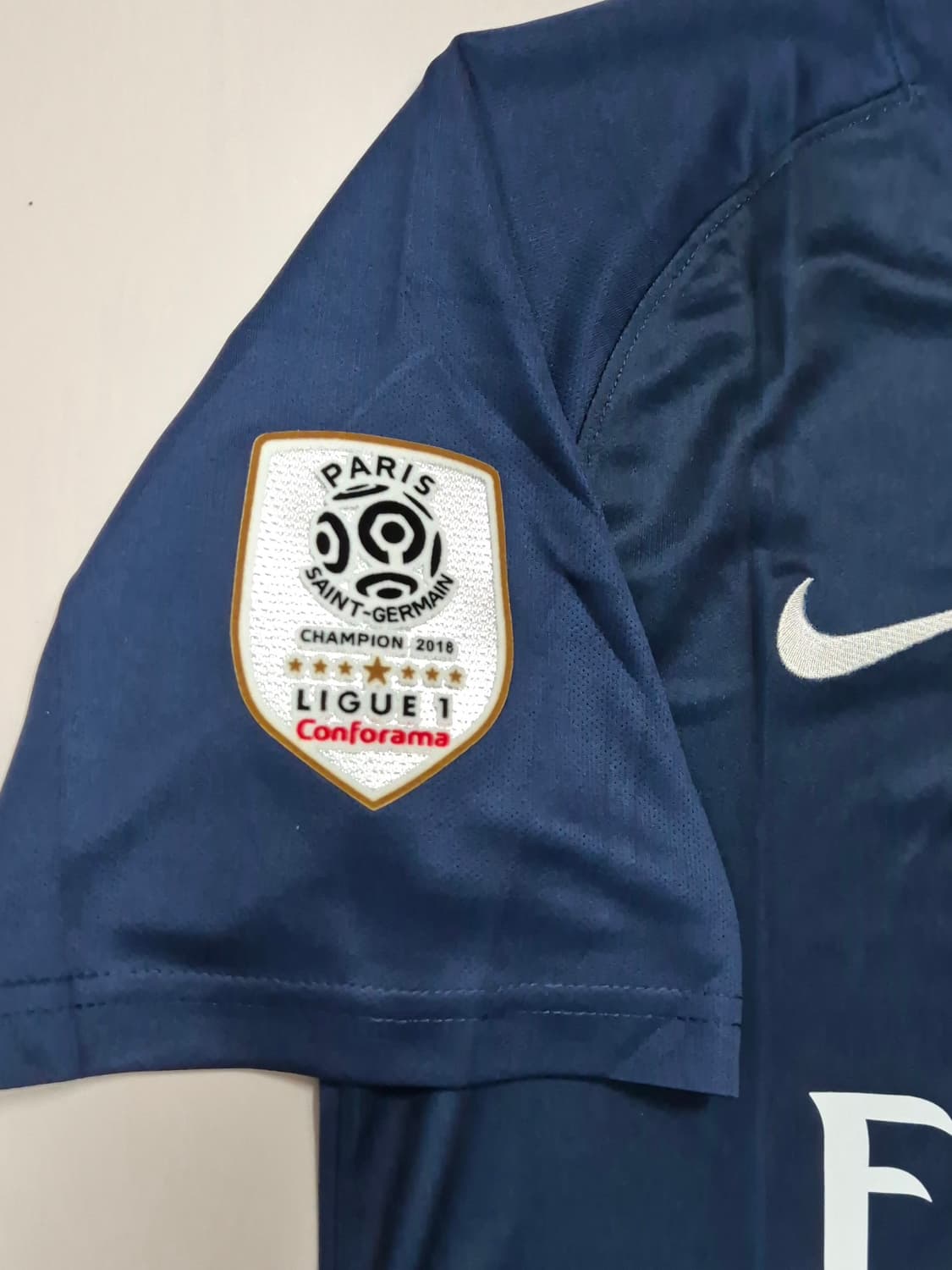 18-19시즌 파리생제르망 홈 네이마르 유니폼 L 상품이미지4