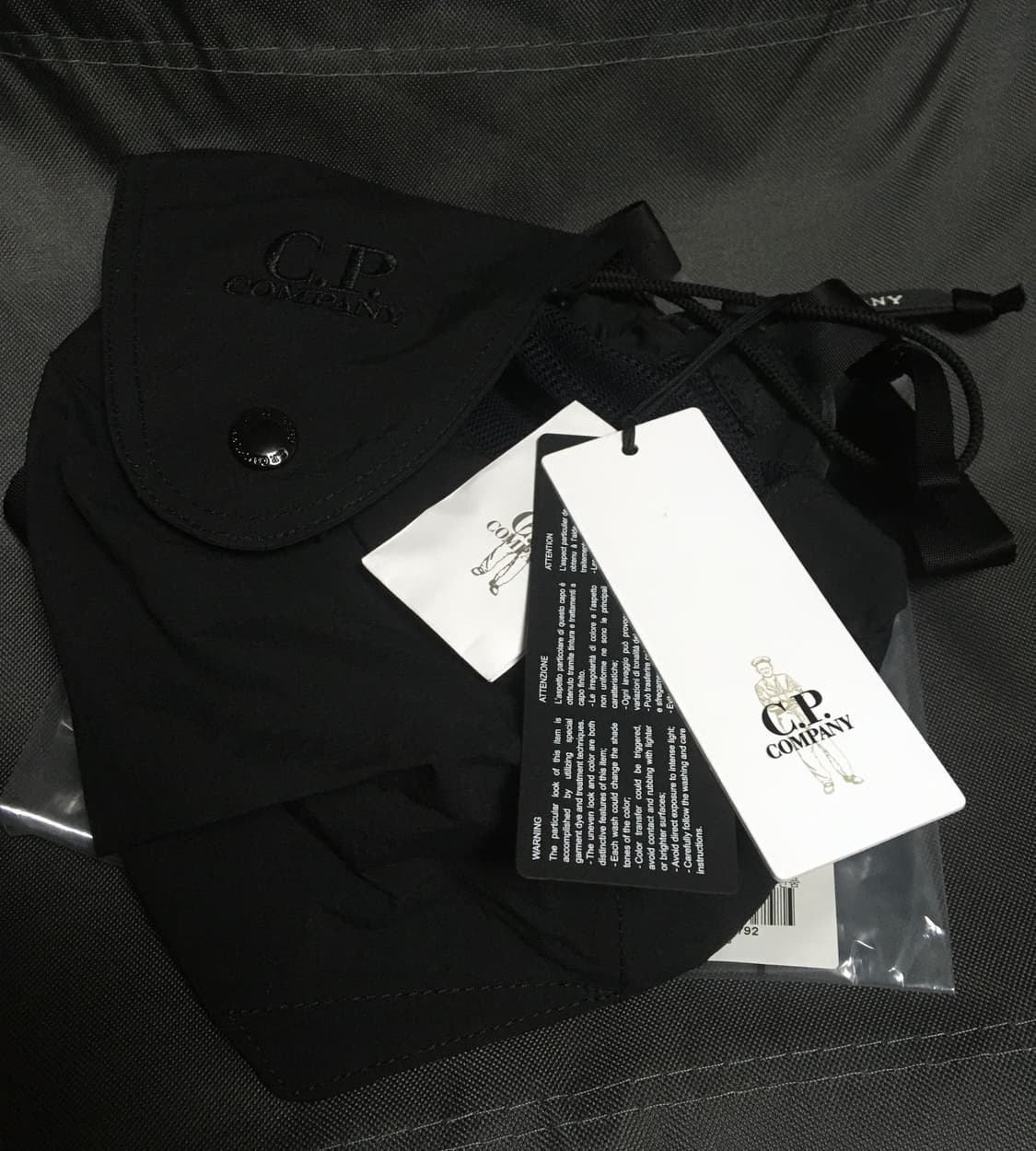 CP컴퍼니 숄더백 블랙 판매합니다  상품이미지6
