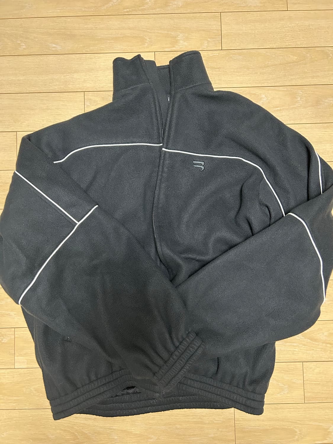 발렌시아가 스포티 후리스 상품이미지1