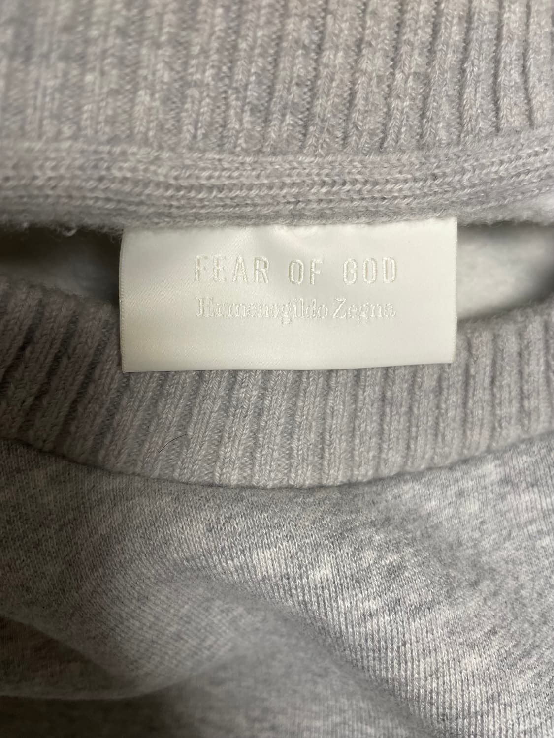 에르메네질도 제냐 X 피어오브갓 맨투맨 그레이 상품이미지4