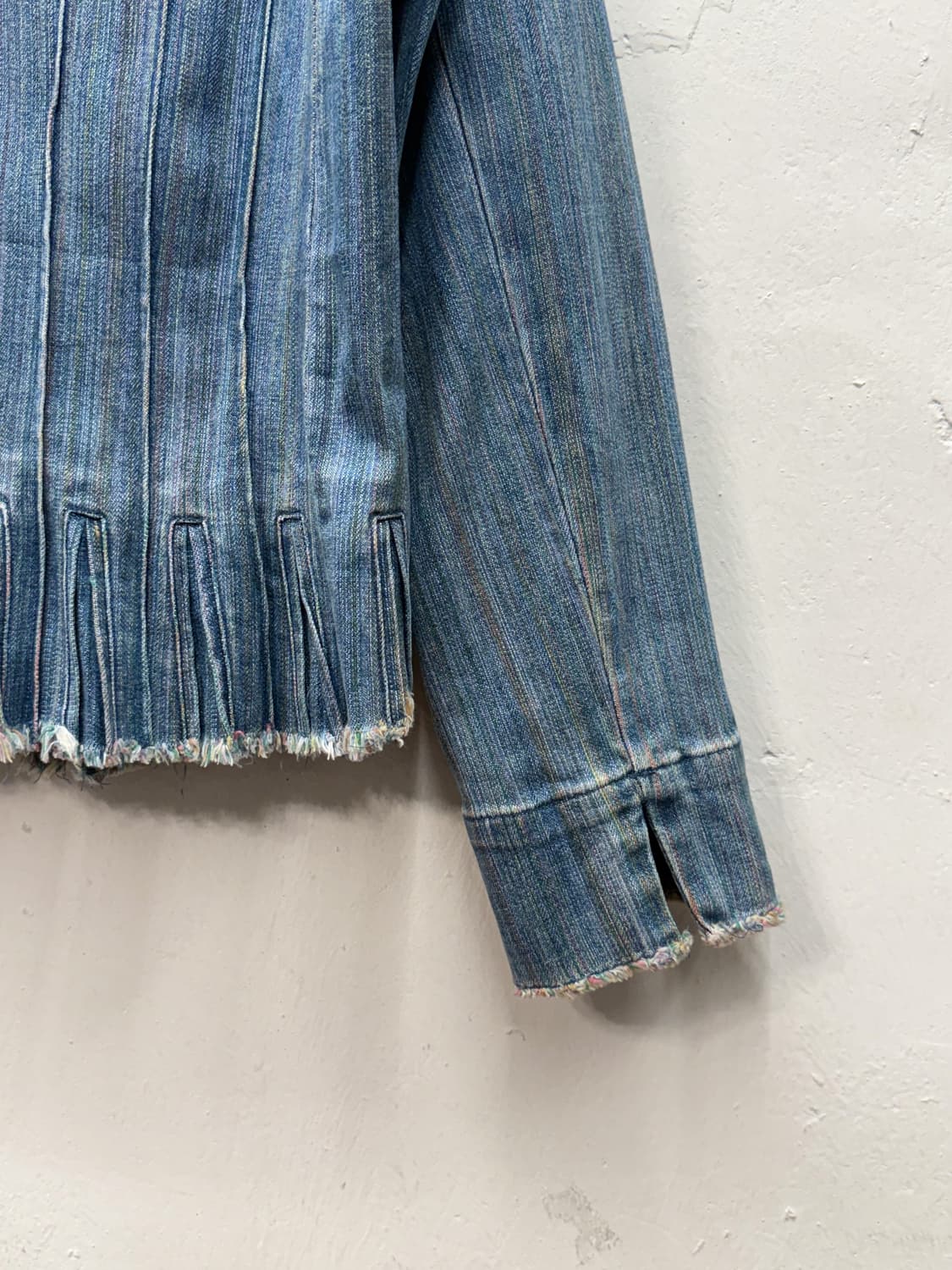 Pleated Raw Hem Denim Jacket 상품이미지5