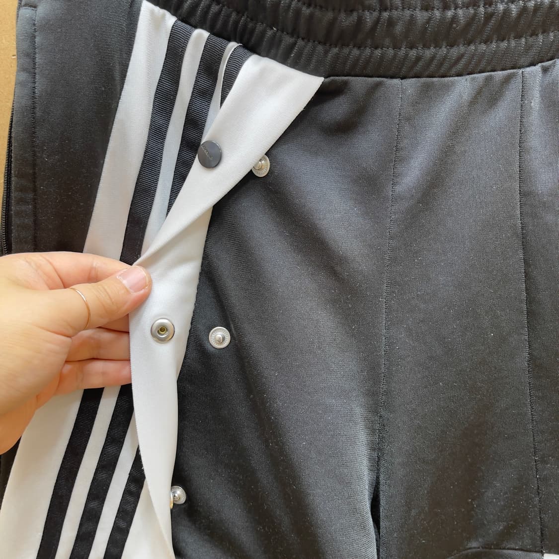 아디다스 다니엘 카타리 트랙팬츠 상품이미지3