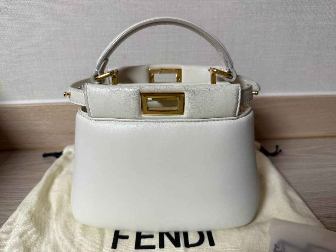 펜디 피카부 xs 램스킨 화이트 상품이미지2