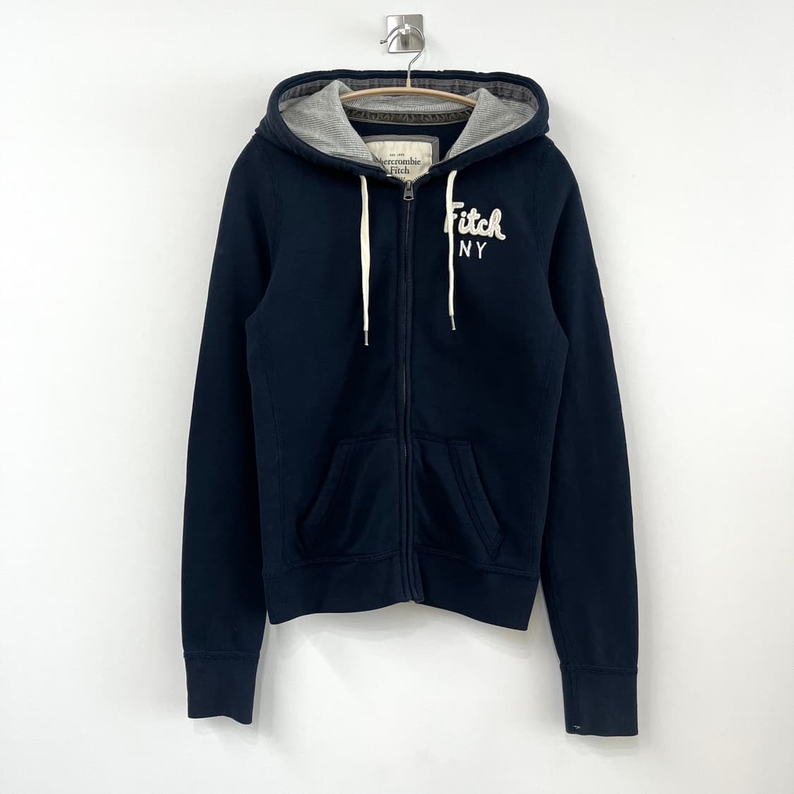 아베크롬비 슬림핏 자수로고 네이비 후드집업 상품이미지2