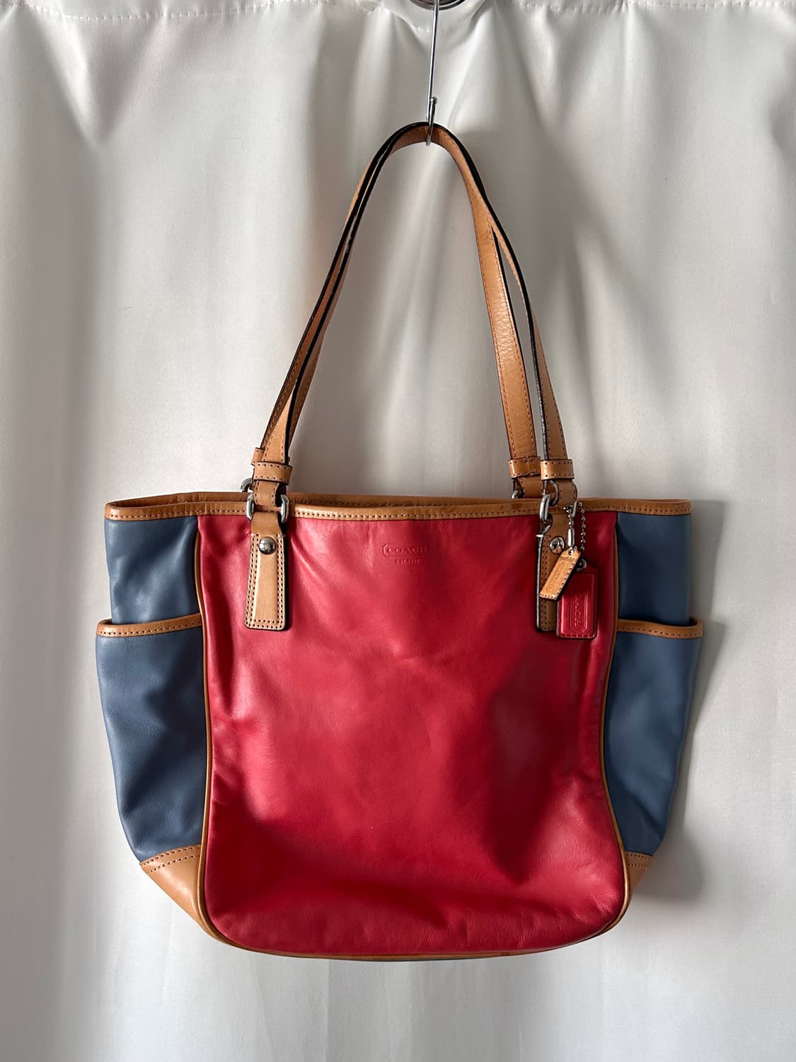 코치 컬러 숄더백 상품이미지1