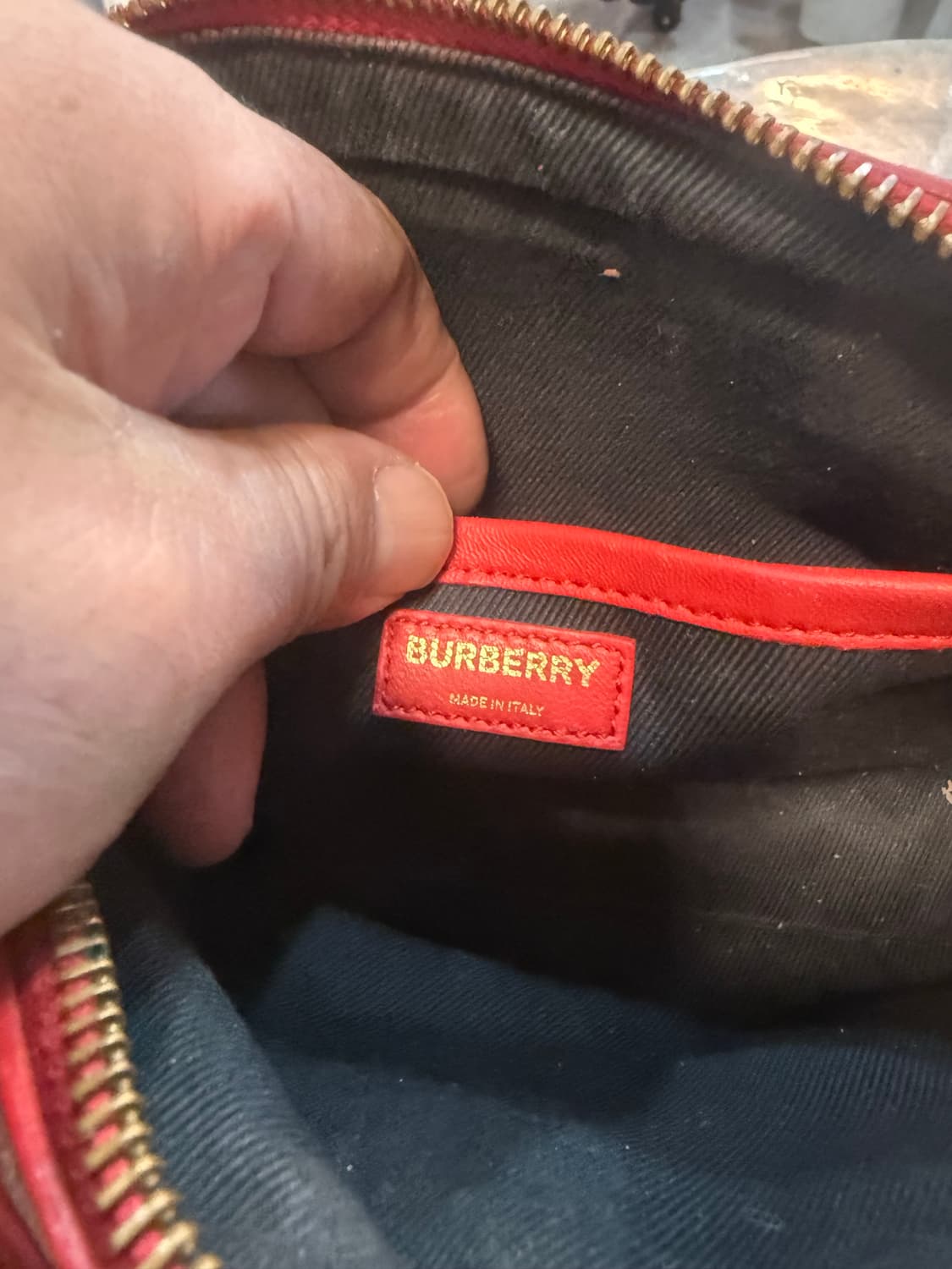 정품 버버리 마이크로 퀄팅 카메라 체인 크로스백 팝니다 상품이미지8