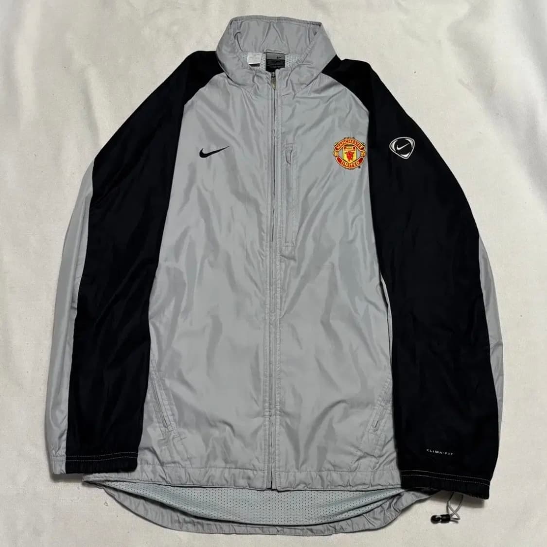 나이키 맨체스터 유나이티드 02-04 시즌 그레이 바람막이 상품이미지2