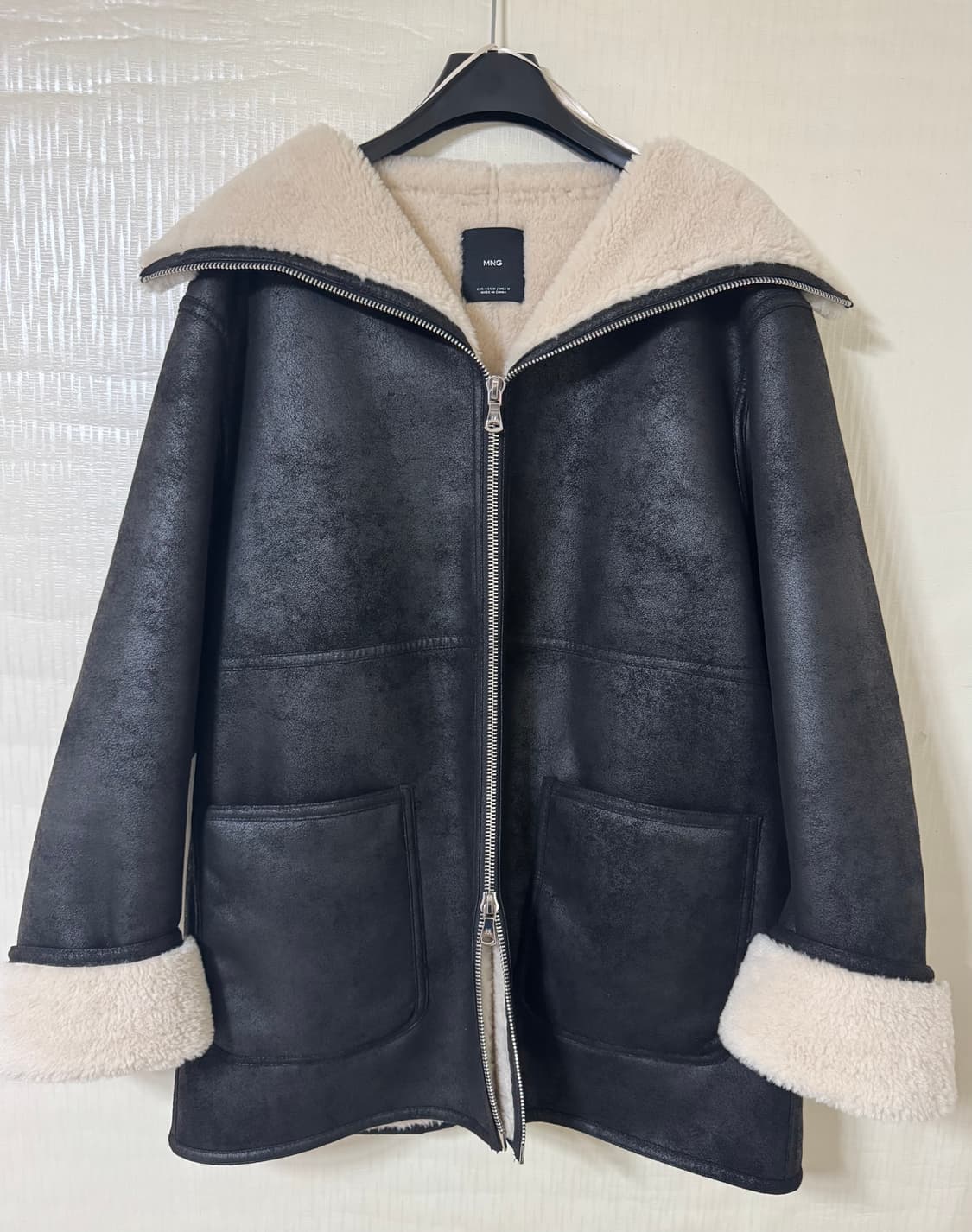 MANGO 무스탕 블랙 상품이미지2