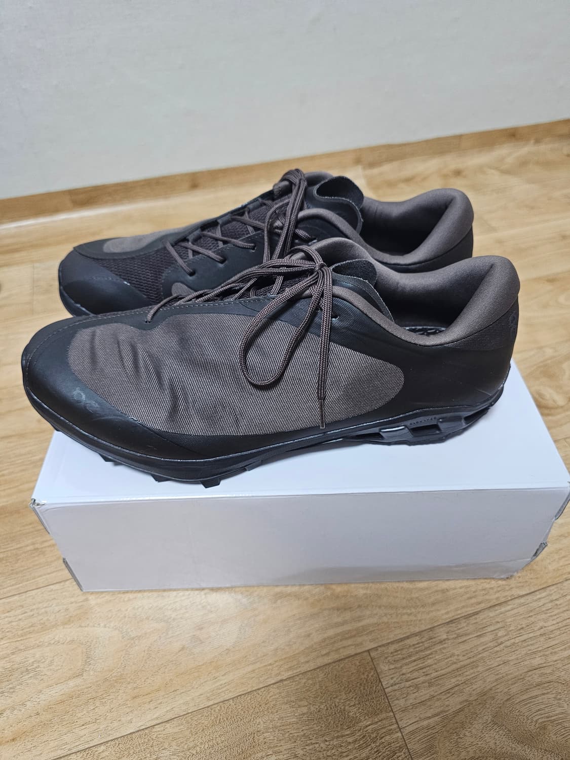 온러닝×파프 클라우드벤쳐 카카오 (285) 상품이미지3