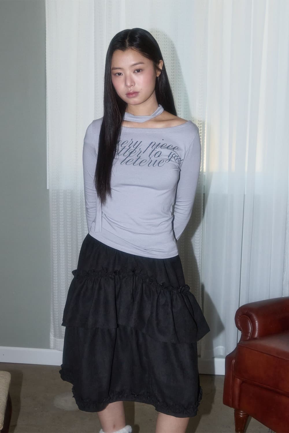 레터리 레터링 오프숄더 타이 롱 슬리브 그레이 상품이미지1