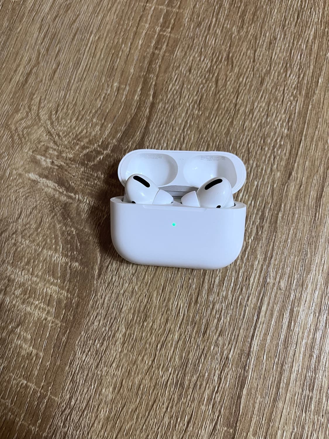 에어팟 프로 1세대판매합니다! 상품이미지1