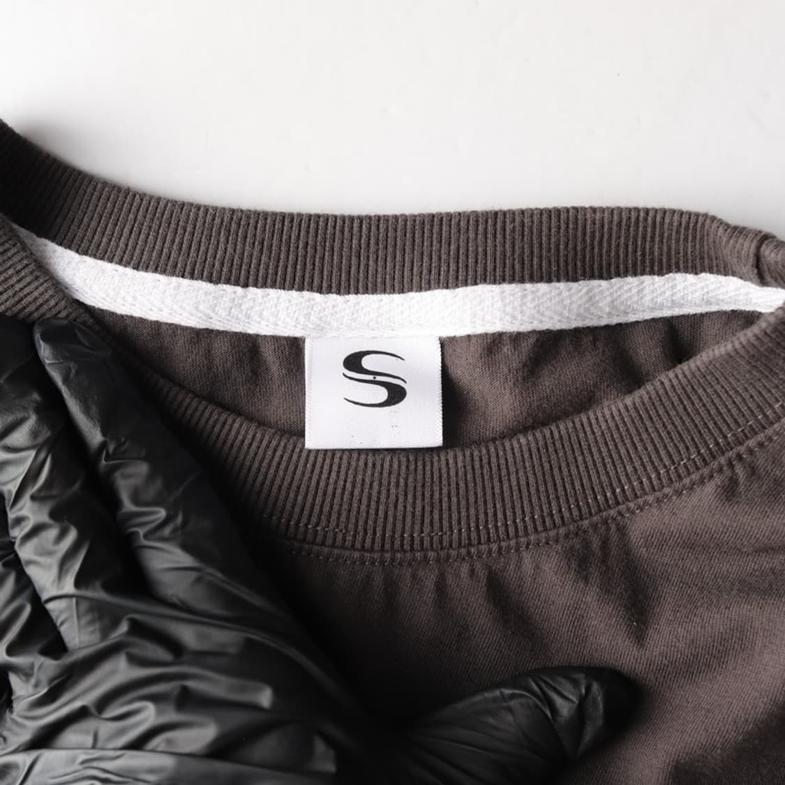 SORANO S 로고 스프레이 그래픽 반팔 티셔츠 차콜 L 상품이미지5