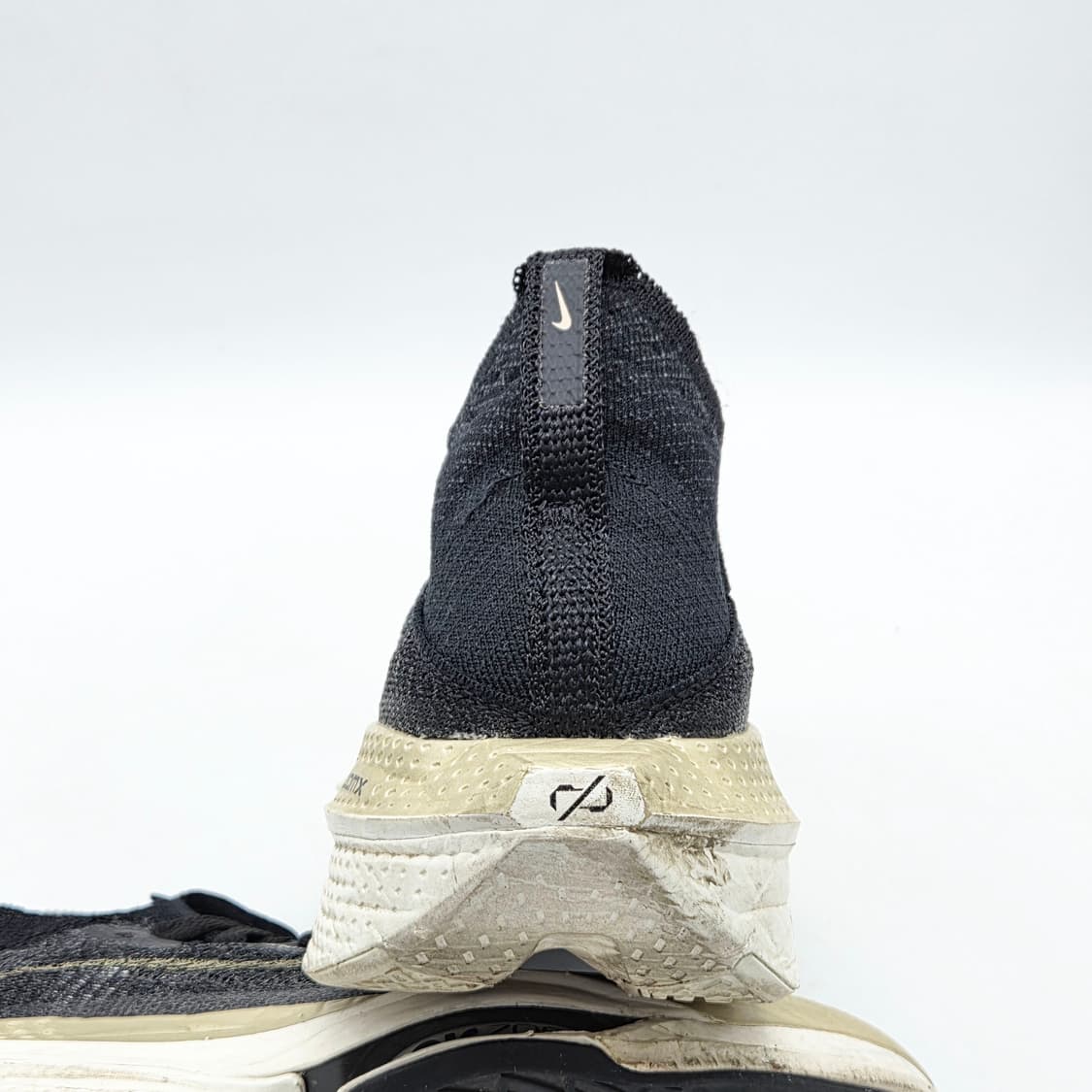  나이키 에어 줌 알파플라이 넥스트% 2 블랙 메탈릭 골드 (270) 상품이미지2