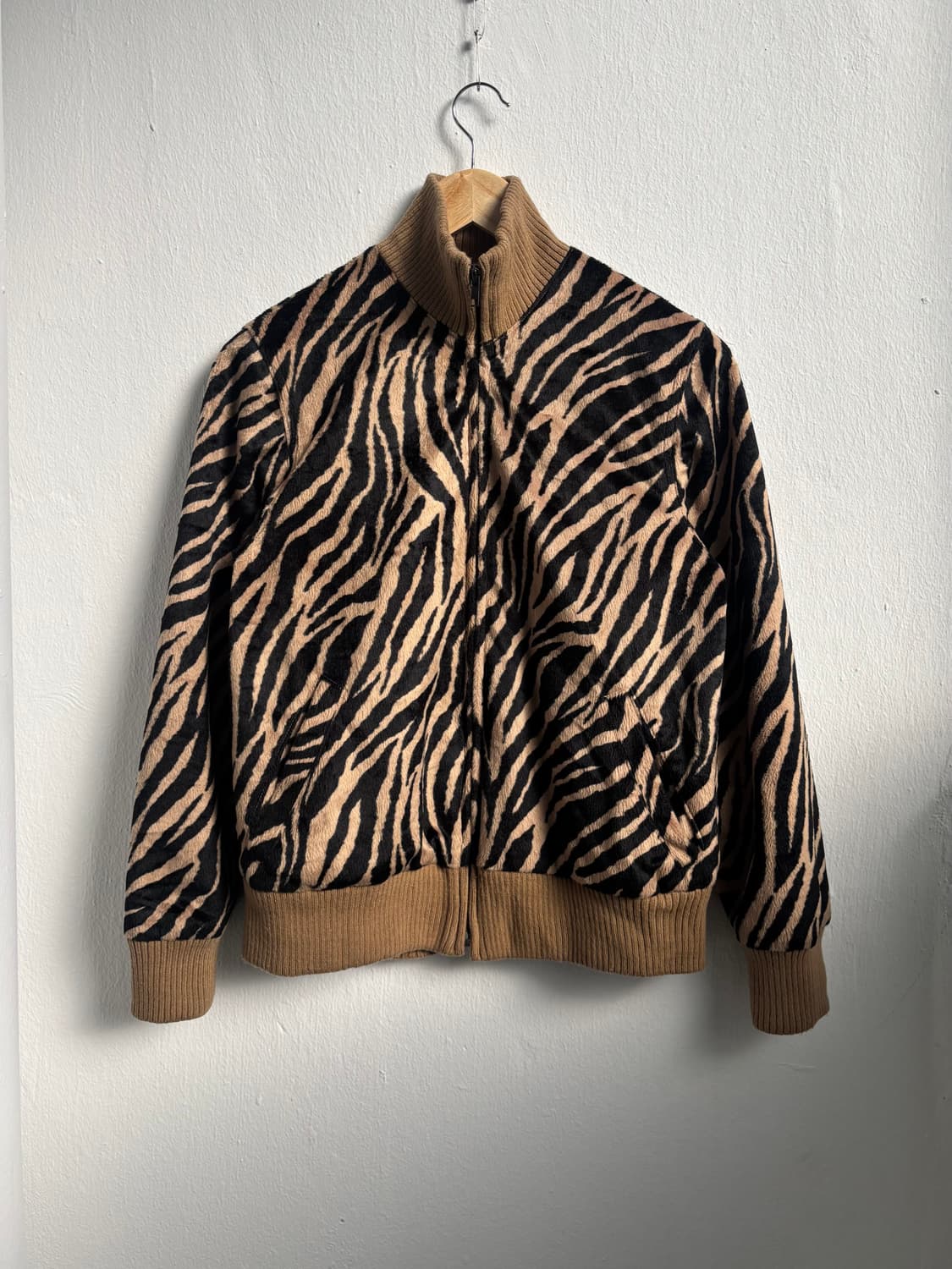 Vintage Leopard Velvet Zip-Up Jacket 상품이미지1