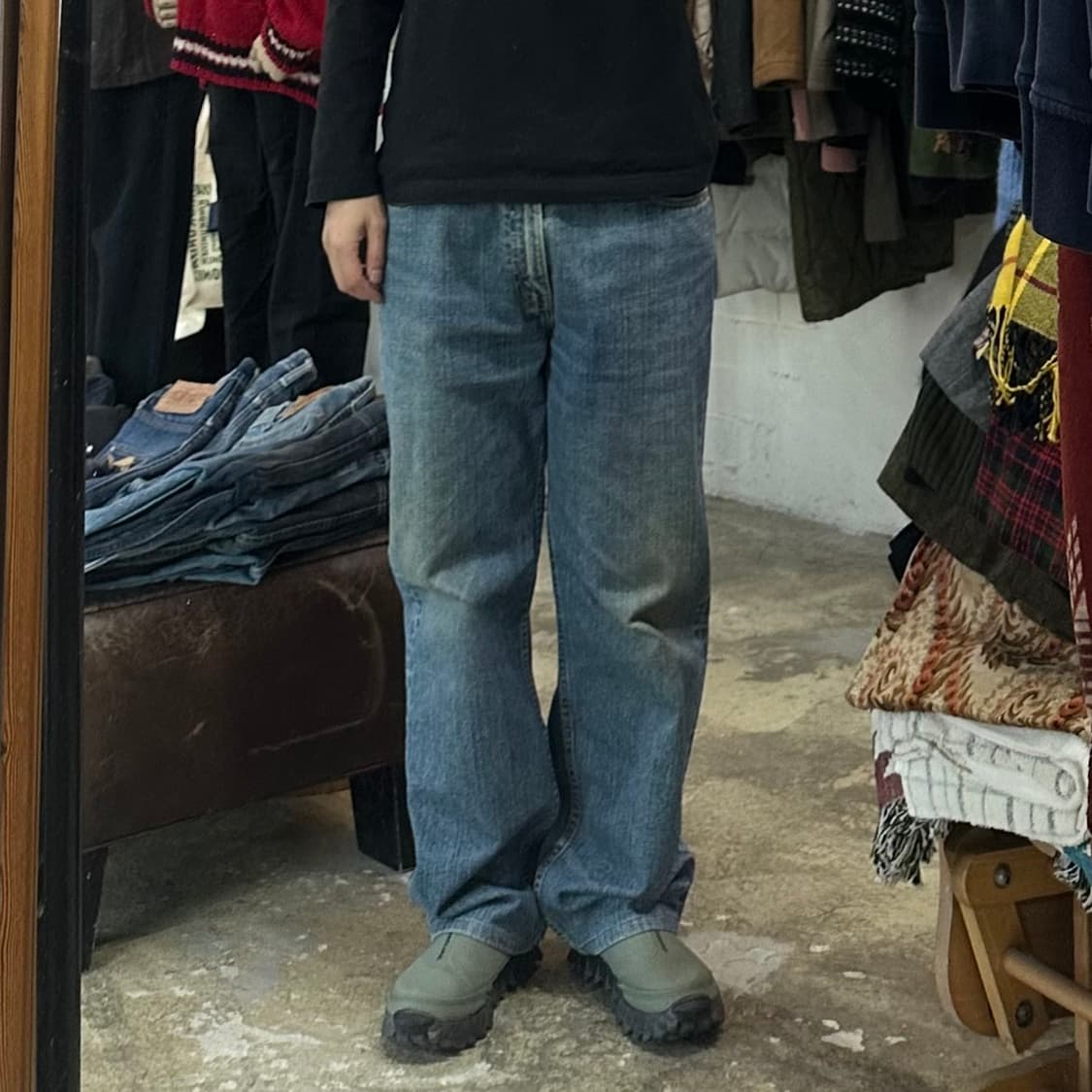 (착용컷) 리바이스 533 (남성용 34.5) 상품이미지3