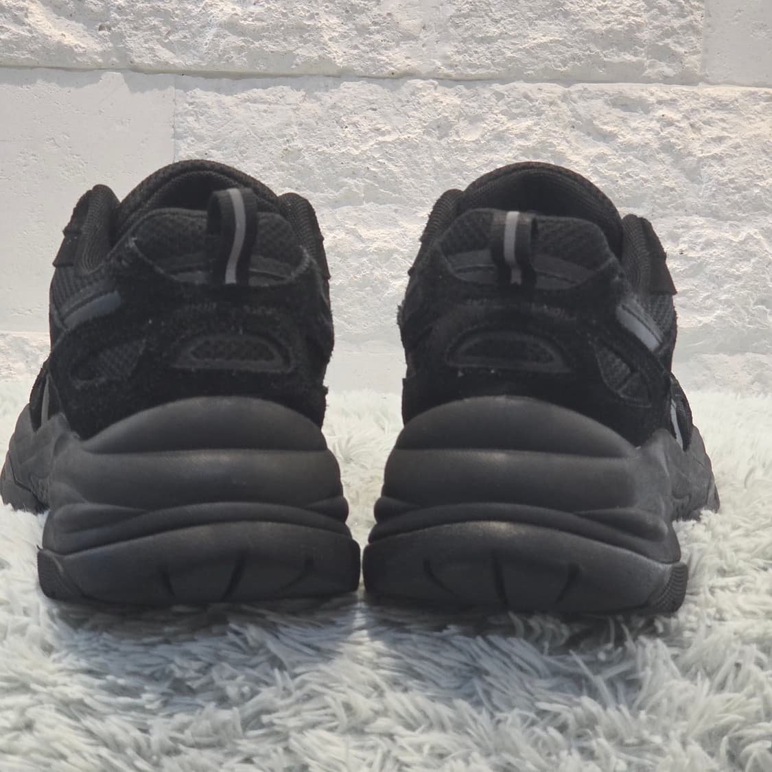 8q-9: 아키클래식 올블랙 스니커즈 235cm-상태굿 상품이미지3