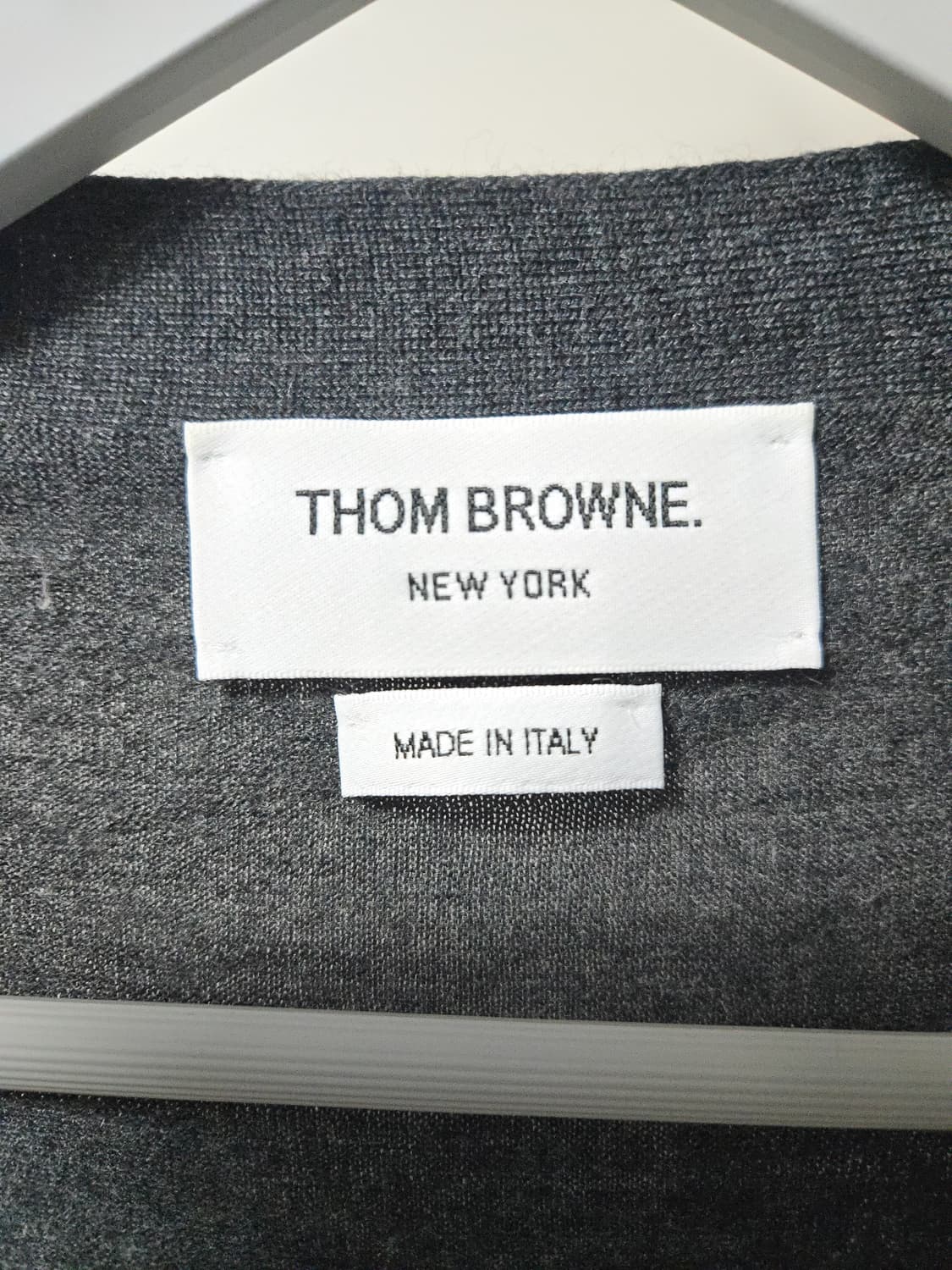 톰브라운 사선완장 메리노울 가디건 2사이즈 상품이미지2