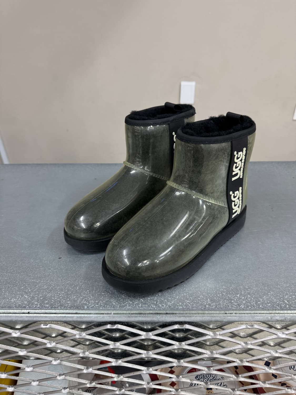 어그 클래식 클리어 미니 38 상품이미지2