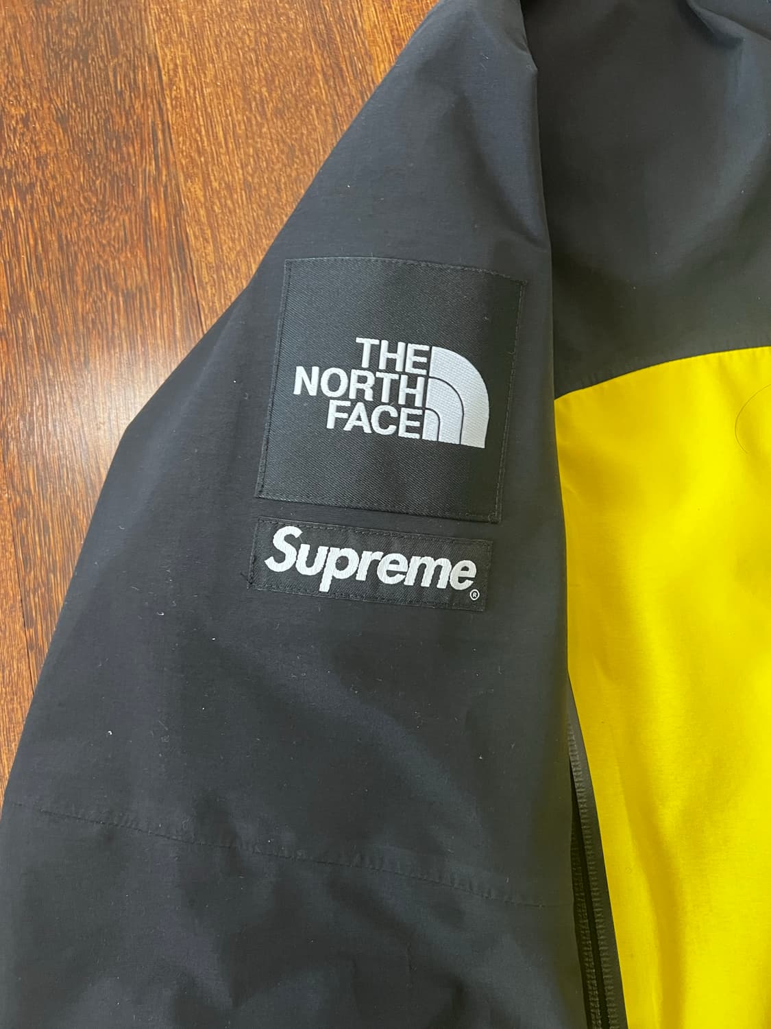 [XL] 슈프림 노스페이스 테입드 심 쉘자켓 상품이미지4