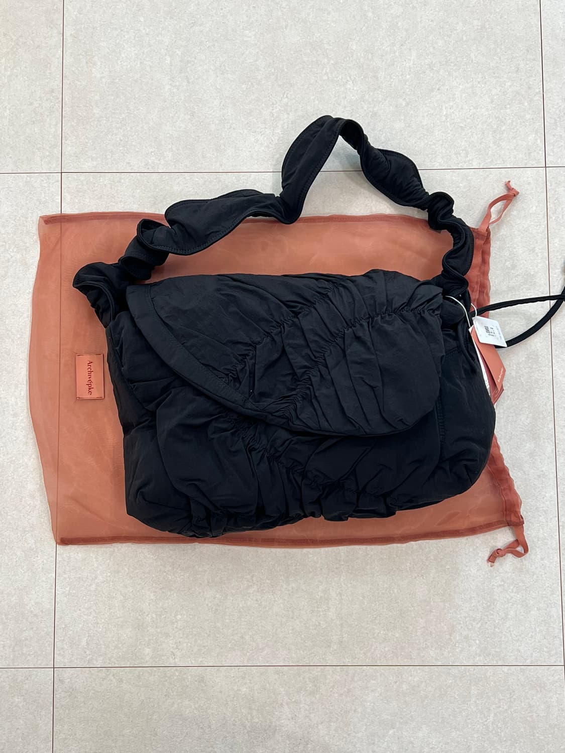 새상품) 아카이브앱크 패딩백 구름백  타이메일백 숄더&크로스 상품이미지6