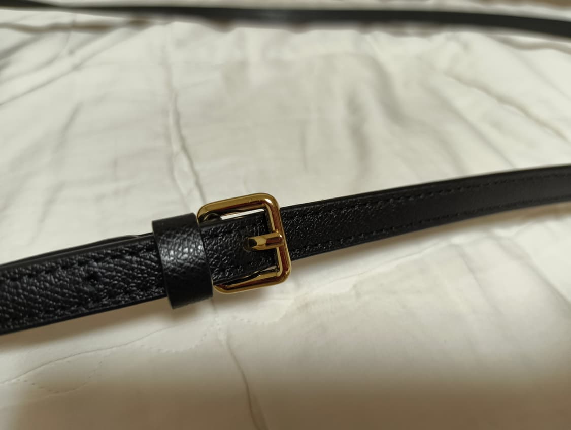 해지스 hazzys 블랙 가죽 큐빅 퍼피 카메라백 크로스백 상품이미지3