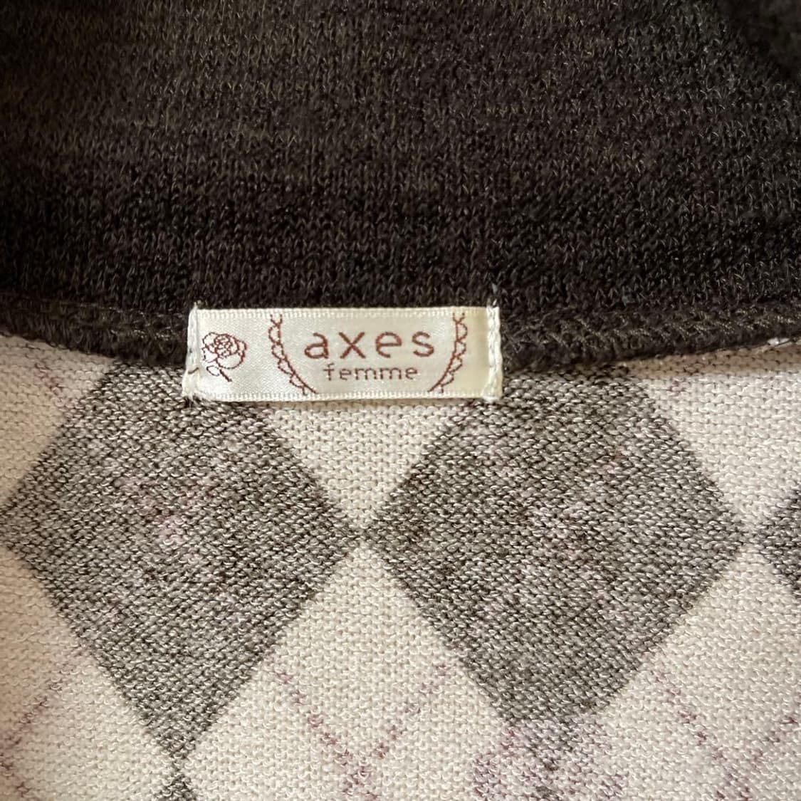 엑시즈팜 대대장 딸기초코체크 니트 라떼갸루 상품이미지5