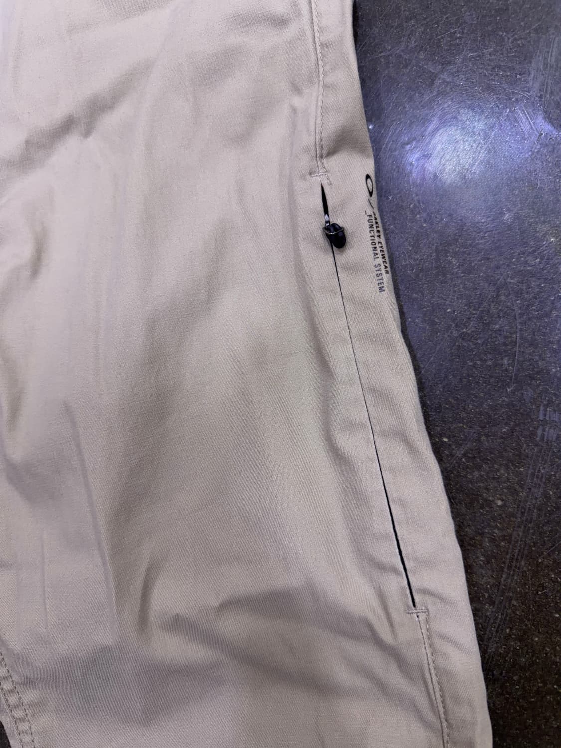 오클리 슬림 스트레이트핏 펑션 지퍼 포인트 코튼 베이지 팬츠 32 상품이미지4