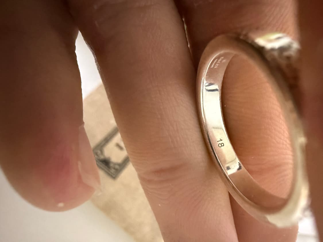 구찌 시그니처 GG 반지 풀구성 제품입니다 AS기한도 한참 남았습니다 쇼 상품이미지4