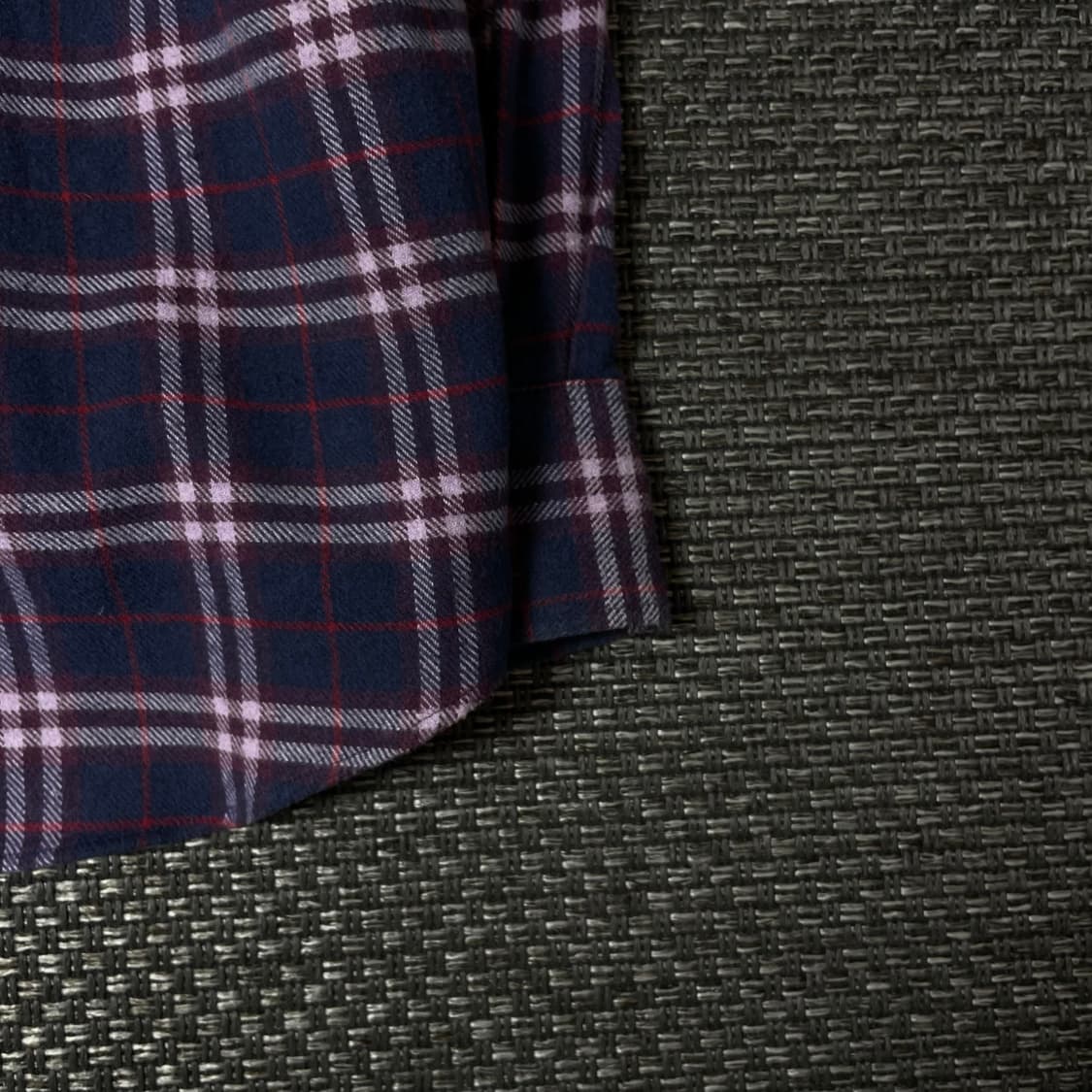 버버리 딥퍼플 네이비 체크 원포켓 긴팔 셔츠 S 상품이미지8