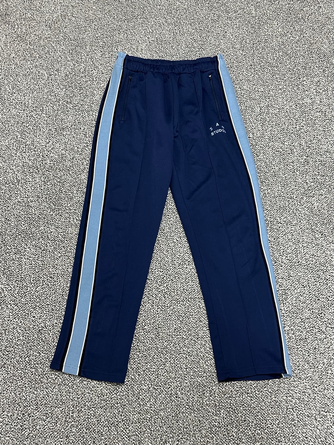 아이앱스튜디오 트랙 네이비 팬츠 상품이미지1