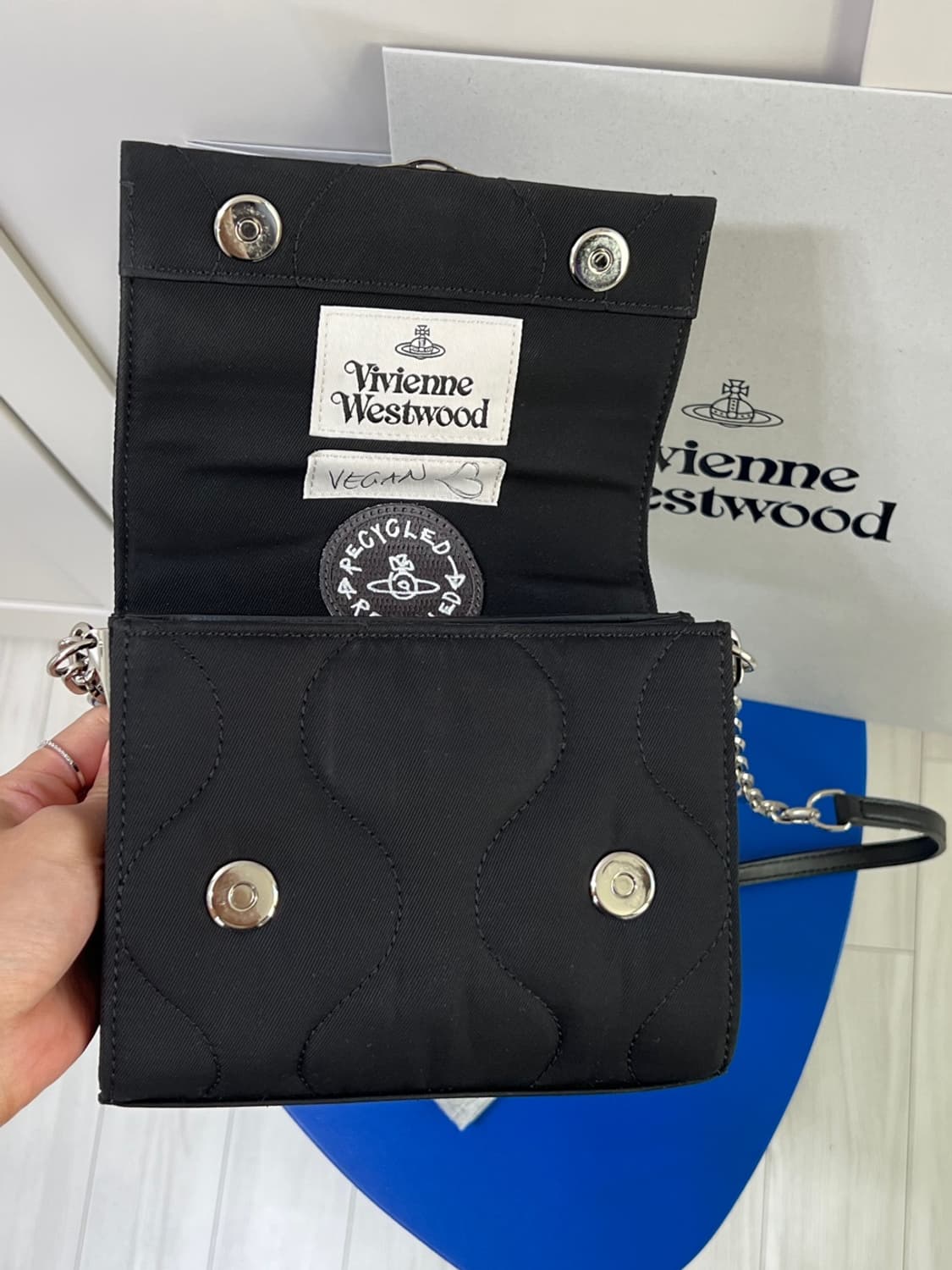 [새상품급] 비비안웨스트우드 비건 퀼팅 크로스백 가방 상품이미지2