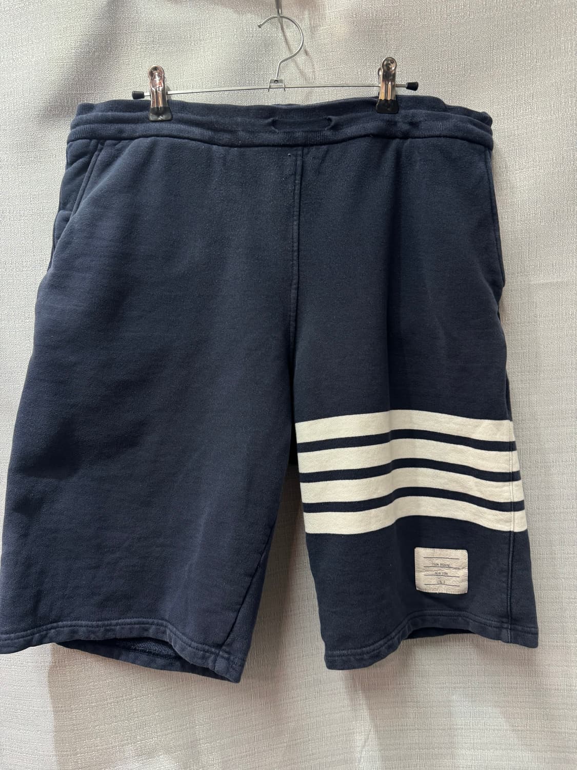 톰브라운 4선 스웨트 반바지 3사이즈(32~33) 상품이미지1