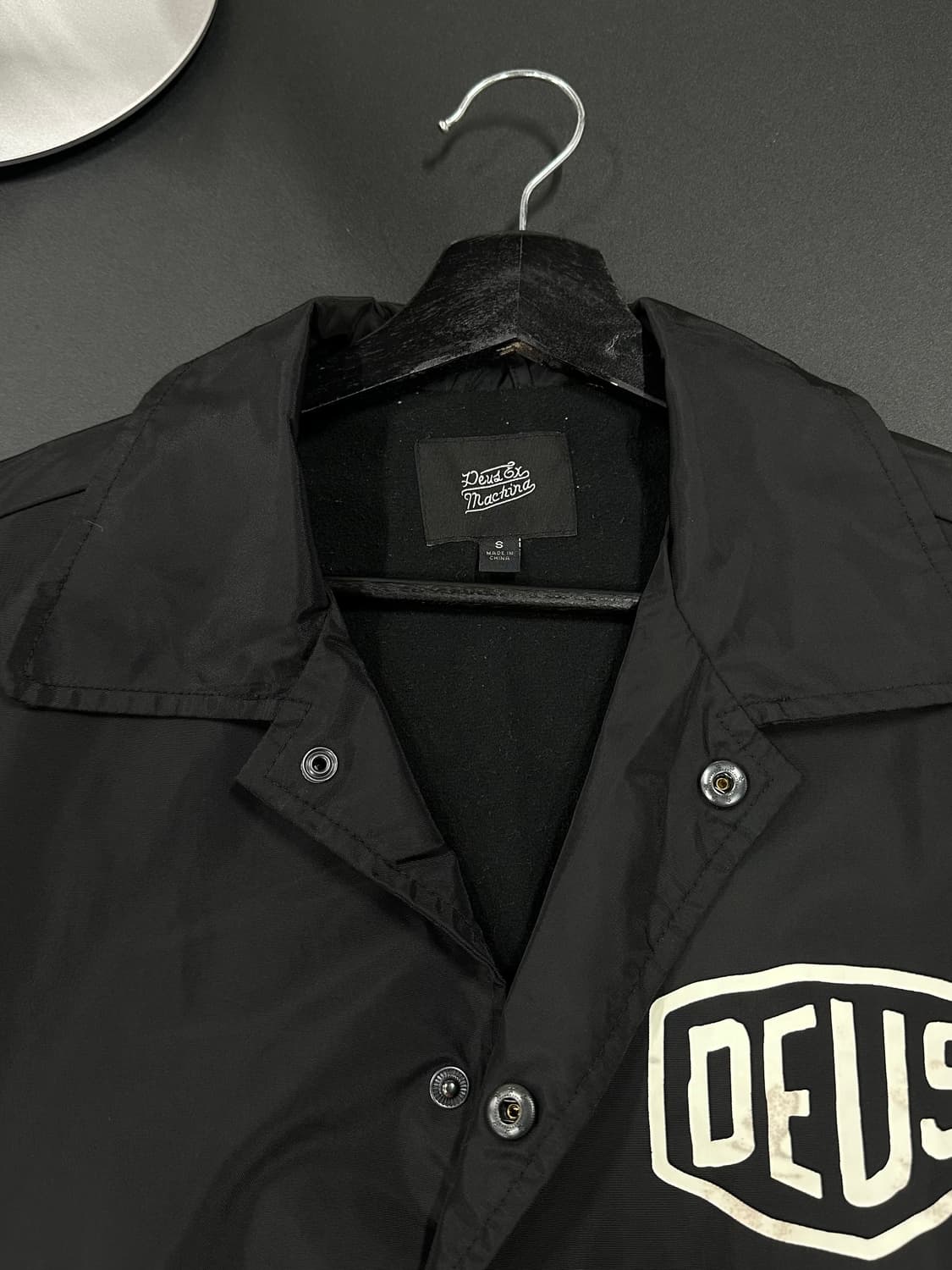 데우스 엑스마키나 코치자켓 블랙 상품이미지8