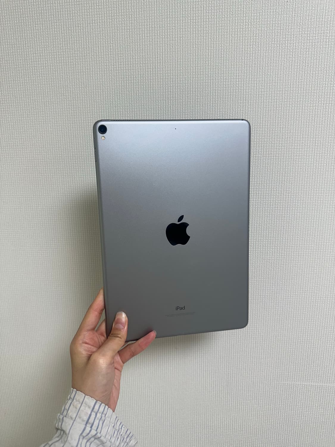 아이패드 프로 10.5 256GB 판매합니다. 상품이미지1