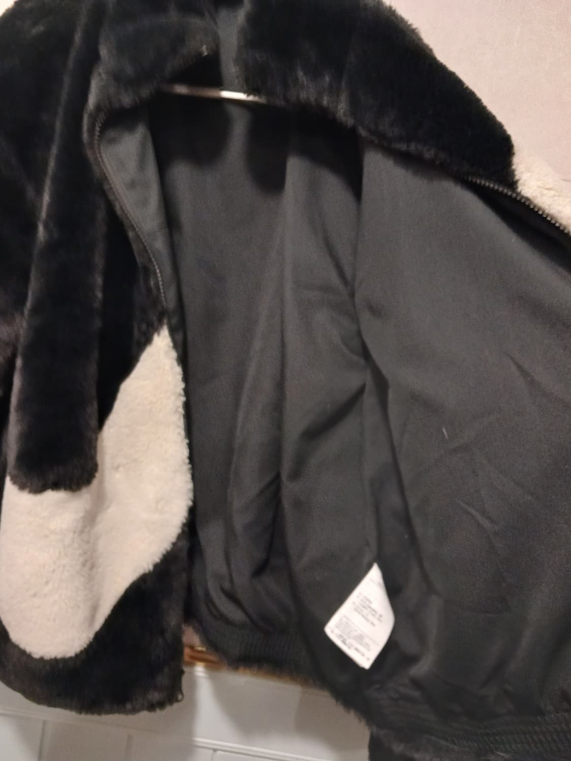 나이키 빅스우시 정품 여성 블랙 퍼 자켓 XL 사이즈 상품이미지4