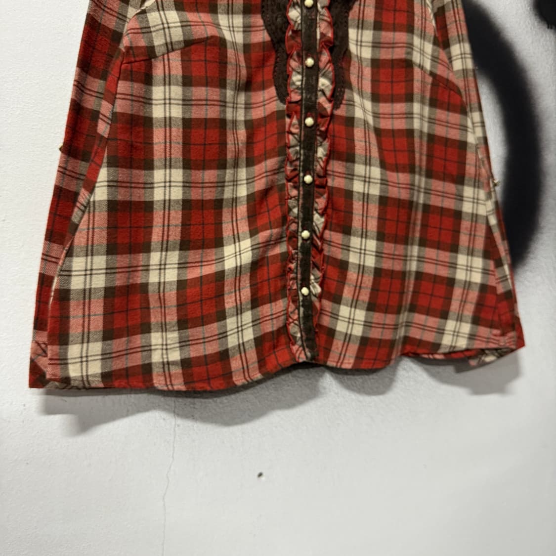 액시즈팜 러블리 프릴 체크 패턴 셔츠 블라우스 상품이미지4