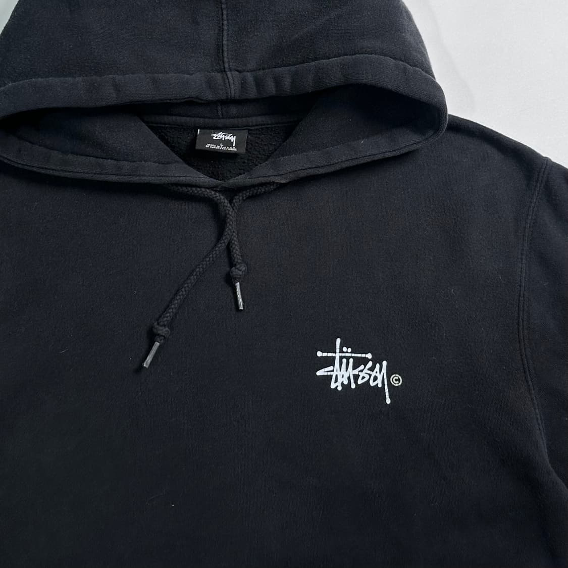 스투시 스탁로고 블랙 후드티 상품이미지3