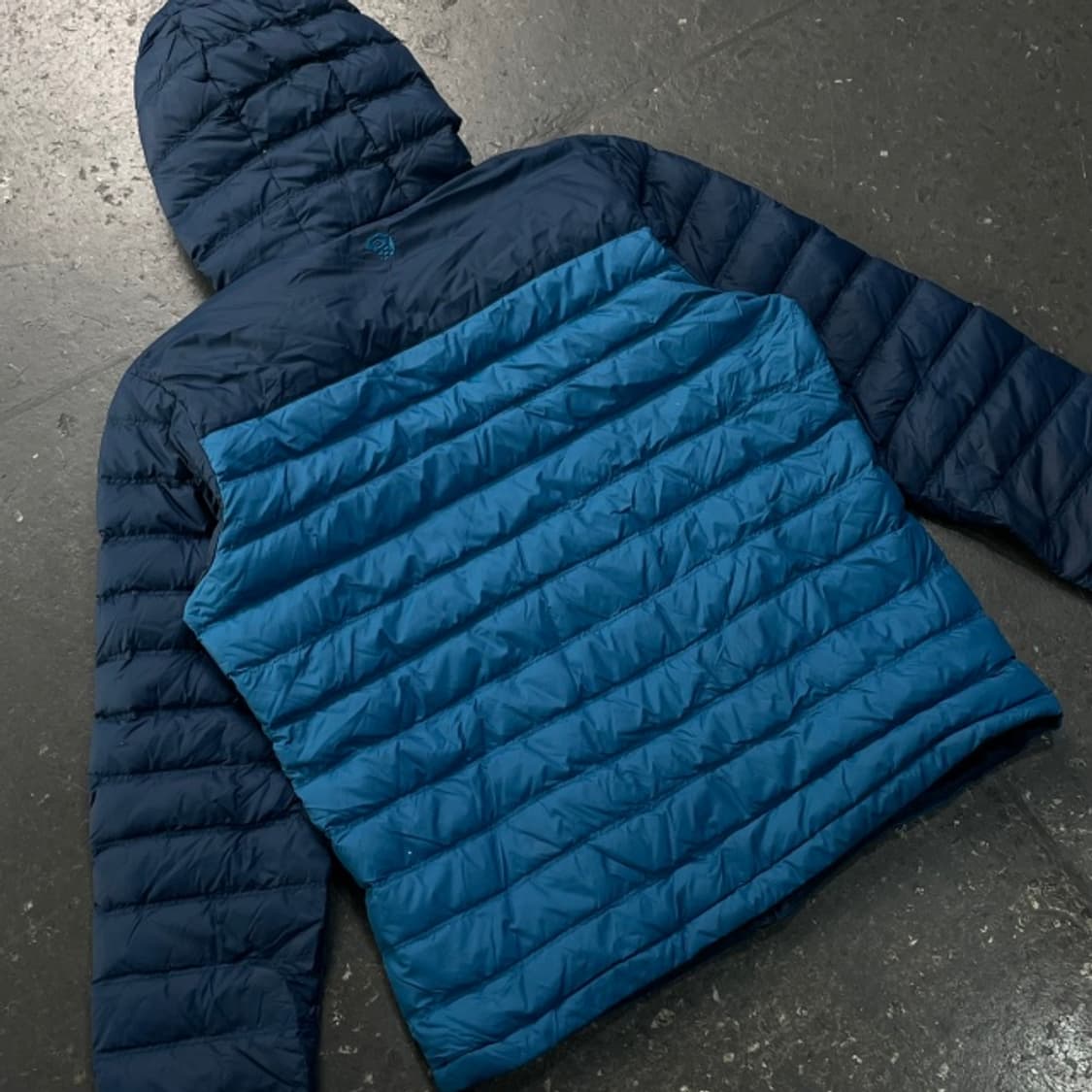 100 마운틴하드웨어 큐 쉴드 경량패딩 상품이미지5