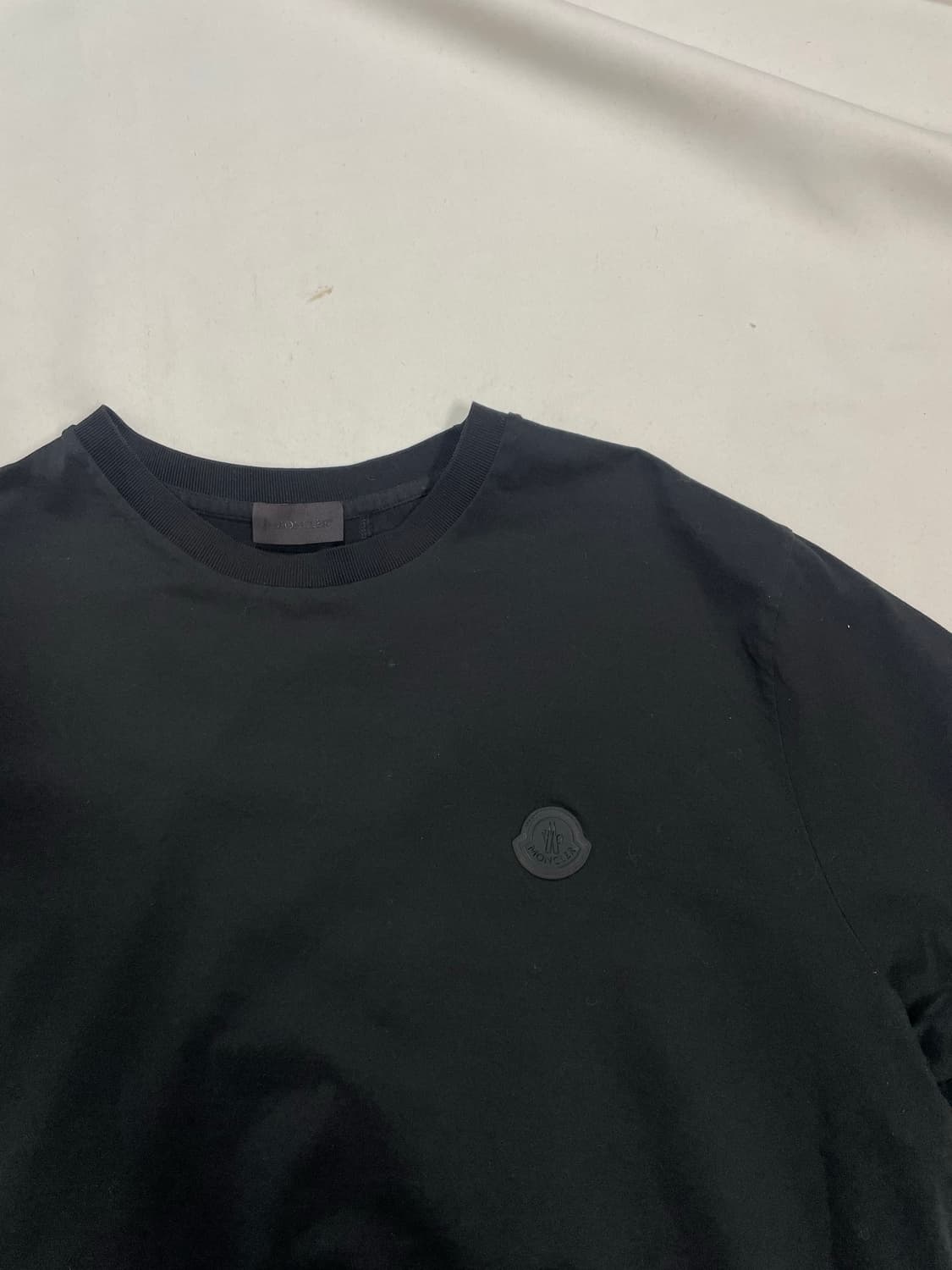 몽클레르 블랙와펜 버티칼 로고 티셔츠  상품이미지5